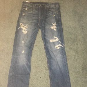 Men’s Levi ripped jeans